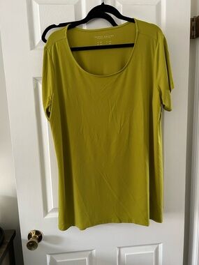 Susan Graver Green Short Sleeve Scoop Neck Tee